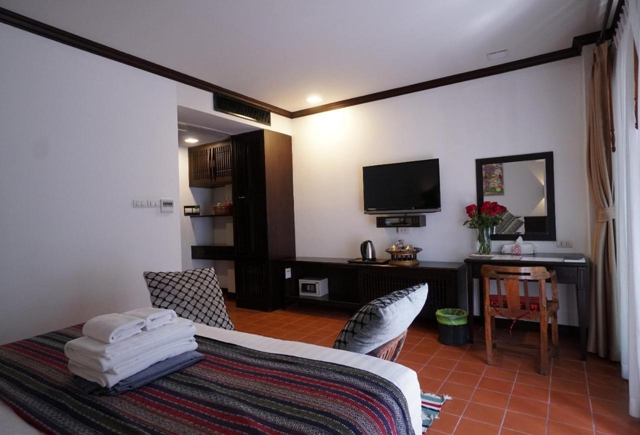 Baan Huenphen Boutique Hotel Chiang Mai Quarto foto